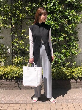 「MASTER&Co（マスターアンドコー）のアイテム（トートバッグ）」を使った、古川　オデット エ オディール スタッフさん（レディース・160cm）の春コーディネート