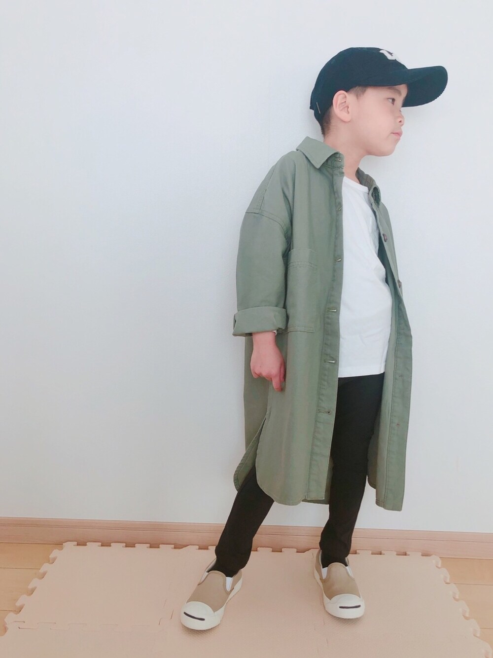「平成最後のWEARISTAセンバツ、春コーデ、シンプルコーデ、キッズファッション、kids、カジュアル、オーバーサイズ、コンバース、キャップ、スキニー」｜「Leeの【Lee】コーデュロイキャップ（キャップ、ブルー系）」を使った、Skyblueさん（キッズ・110cm）の春コーディネートの1枚目の写真