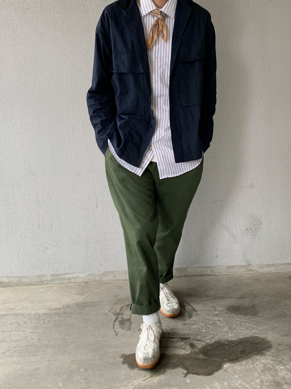 「おしゃれさんと繋がりたい、ootd、ストライプ、バンダナ、ジャーマントレーナー、ヤエカ、YAECA、今日のコーデ、大人コーデ、シンプル」｜「YAECAのジャーマントレーナー（スニーカー、ベージュ系）」を使った、りんどるさん（メンズ・170cm）の夏コーディネートの1枚目の写真