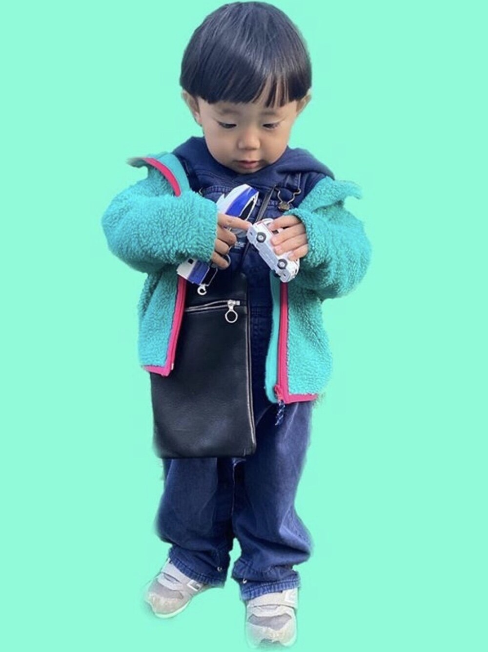 「THE NORTH FACE、オーバーオール、OSHKOSH、ニューバランス、Aeta、キッズコーデ、トミカ、男の子、古着MIX、ヴィンテージ」｜「THE NORTH FACEのTHE NORTH FACE BABY FLEECE JACKET（ブルゾン、グリーン系）」を使った、かなちょろさん（キッズ・90cm）の冬コーディネートの1枚目の写真