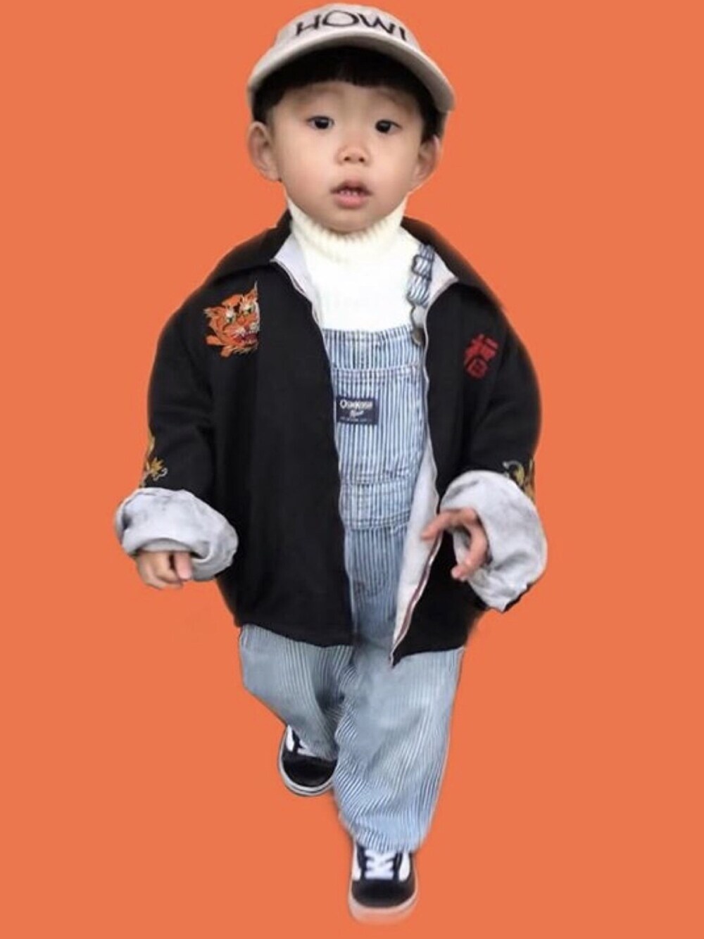 「冬アウター着回しチャレンジ、カジュアルコーデ、休日スタイル、オーバーオール、キャップ、VANS、kids、キッズファッション、古着MIX、ヴィンテージ」｜「古着のアイテム（その他アウター、ブラック系）」を使った、かなちょろさん（キッズ・90cm）の冬コーディネートの1枚目の写真