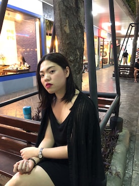 「H&M（エイチ・アンド・エム）のアイテム（ワンピース、ブラック系）」を使った、Wipapond Jan Chenさん（レディース・167cm）の秋コーディネート