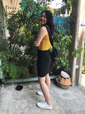 「cmk londonのアイテム（ショルダーバッグ、ブラック系）」を使った、Wipapond Jan Chenさん（レディース・167cm）の春コーディネート