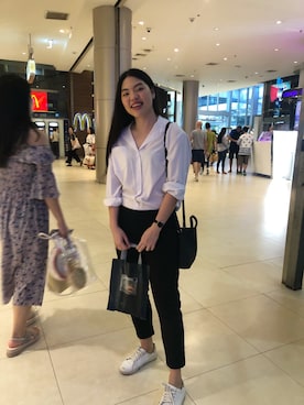 「cintageのアイテム（シャツ/ブラウス、ホワイト系）」を使った、Wipapond Jan Chenさん（レディース・167cm）の冬コーディネート