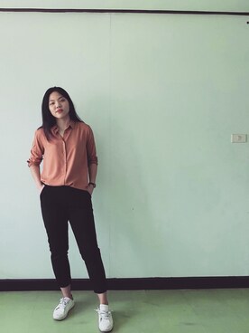 「salamanderのアイテム（スニーカー、ホワイト系）」を使った、Wipapond Jan Chenさん（レディース・167cm）の春コーディネート