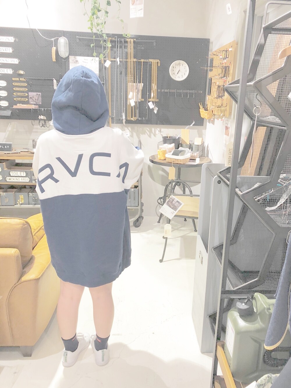 「ラクチンコーデ、おしゃれさんと繋がりたい、低身長コーデ、カジュアルコーデ」｜「RVCAのRVCA BLOCK PO（パーカー、ブルー系）」を使った、chanyuicodeさん（レディース・148cm）の春コーディネートの1枚目の写真