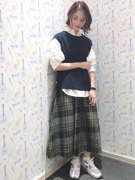 mizukiさんの「SET2点 スキッパーシャツ+ニットベスト ●」を使ったコーディネート