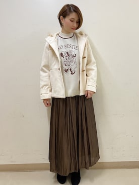 「earth music&ecology（アースミュージックアンドエコロジー）のシャイニーサテンギャザースカート ＊（スカート）」を使った、mizukiさん（レディース・160cm）の秋コーディネート
