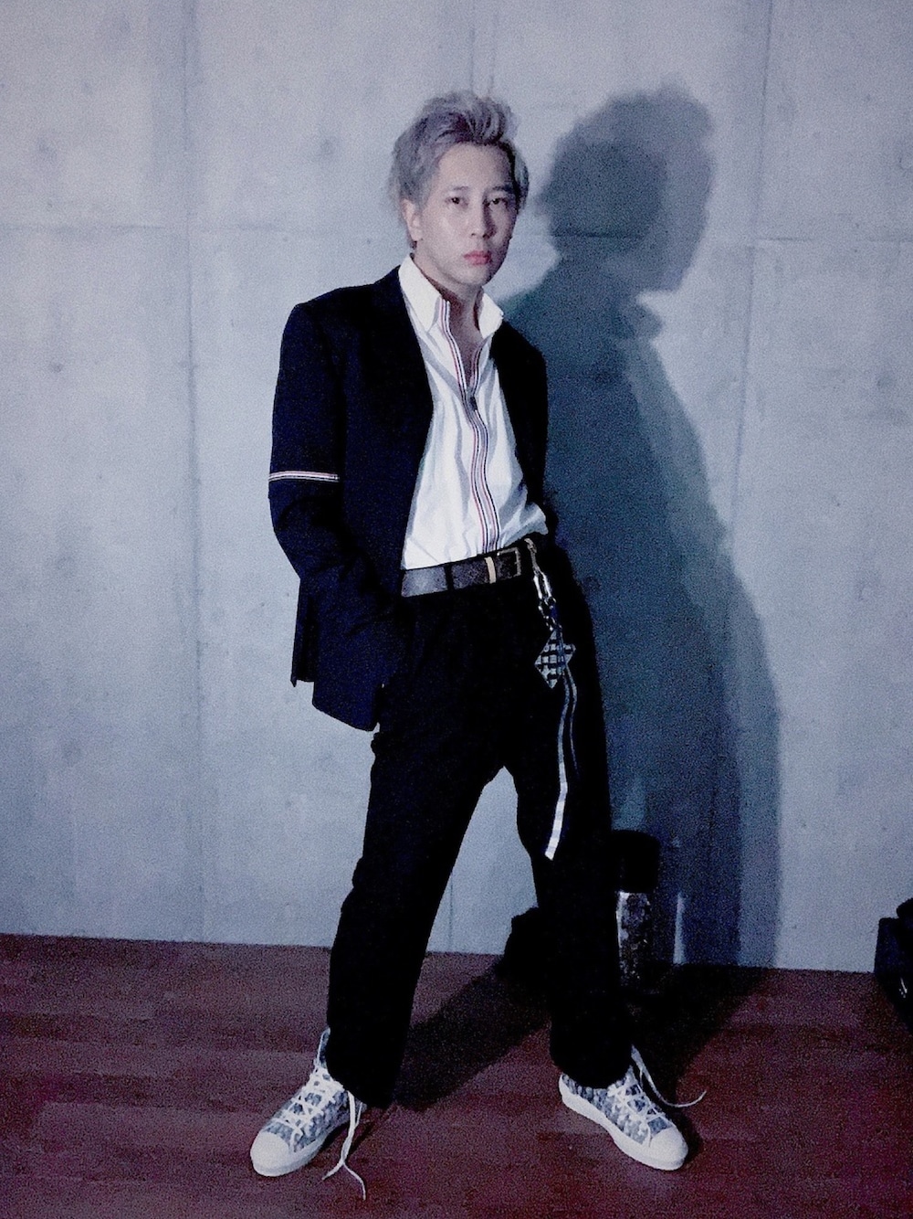 「お洒落さんとつながりたい、シンプルコーデ、休日スタイル、秋コーデ、冬、ootd、休闲、Dior HOMME、THOMBROWNE、LouisVuitton」｜「LOUIS VUITTONのアイテム（ベルト、ベージュ系）」を使った、wwwenda0727さん（メンズ・183cm）の秋コーディネートの1枚目の写真