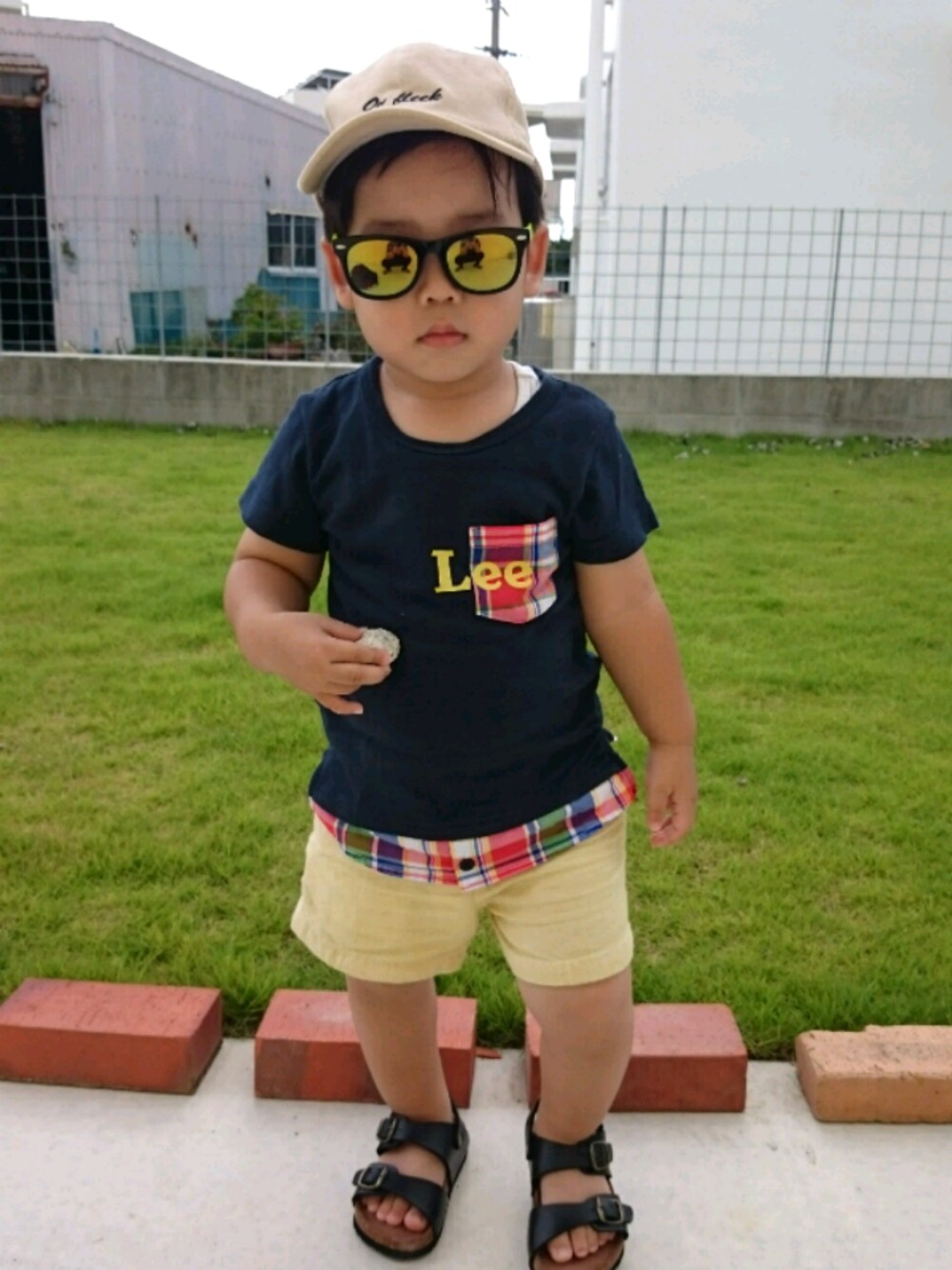 「夏コーデ、休日スタイル、キッズコーデ、男の子、ショートパンツ、Tシャツ、LEE、kids、おしゃれさんと繋がりたい、サンダル」｜「BRANSHESの【Lee×branshes】裾重ね着風半袖Tシャツ（Tシャツ/カットソー、ブルー系）」を使った、mu〜toさん（キッズ・110cm）の夏コーディネートの1枚目の写真