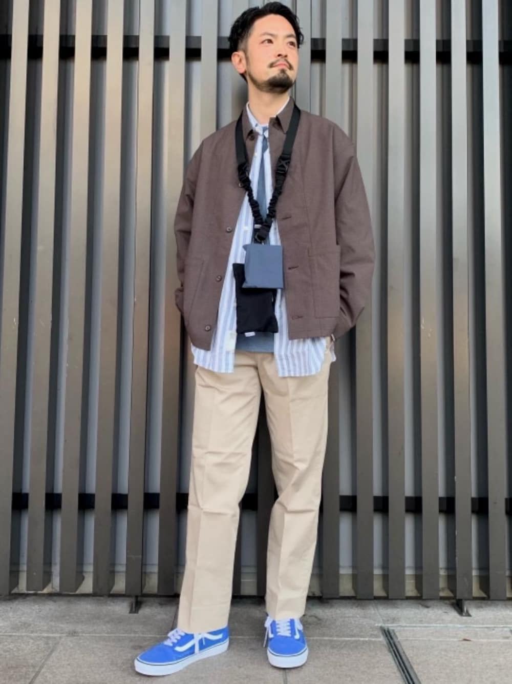 「大人カジュアル、casual、春アウター、”サマになるシリーズ”スタイル、GLR/ lab、休日すたいる、春カラースタイル、春こーで」｜「VANSの[ ヴァンズ ] SC ★ VANS OLD SKOOL バンズ オールドスクール スニーカー（スニーカー、ブルー系）」を使った、hiraさん（メンズ・176cm）の春コーディネートの1枚目の写真