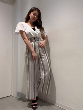 「LIPSERVICE（リップサービス）のアイテム（オールインワン・サロペット）」を使った、辻 みつきさん（レディース・160cm）の春コーディネート
