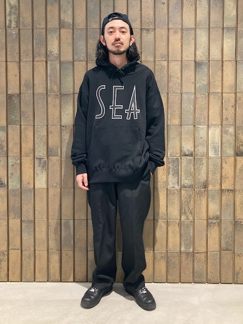 Dickies ディッキーズ のスラックスを使った人気ファッションコーディネート Avanca
