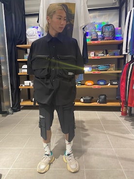 「カーゴシャツ」｜佐藤友則さん（メンズ・165cm）の夏コーディネート