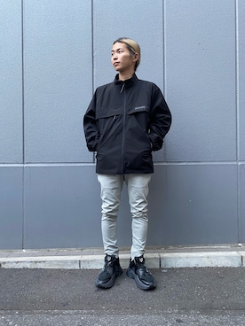 「DANKE SCHON（ダンケシェーン）のアイテム（スウェットパンツ）」を使った、佐藤友則さん（メンズ・165cm）の春コーディネート