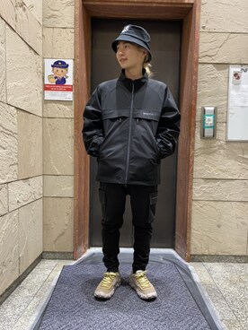 「KaneZ（ケインズ）のアイテム」を使った、佐藤友則さん（メンズ・165cm）の春コーディネート