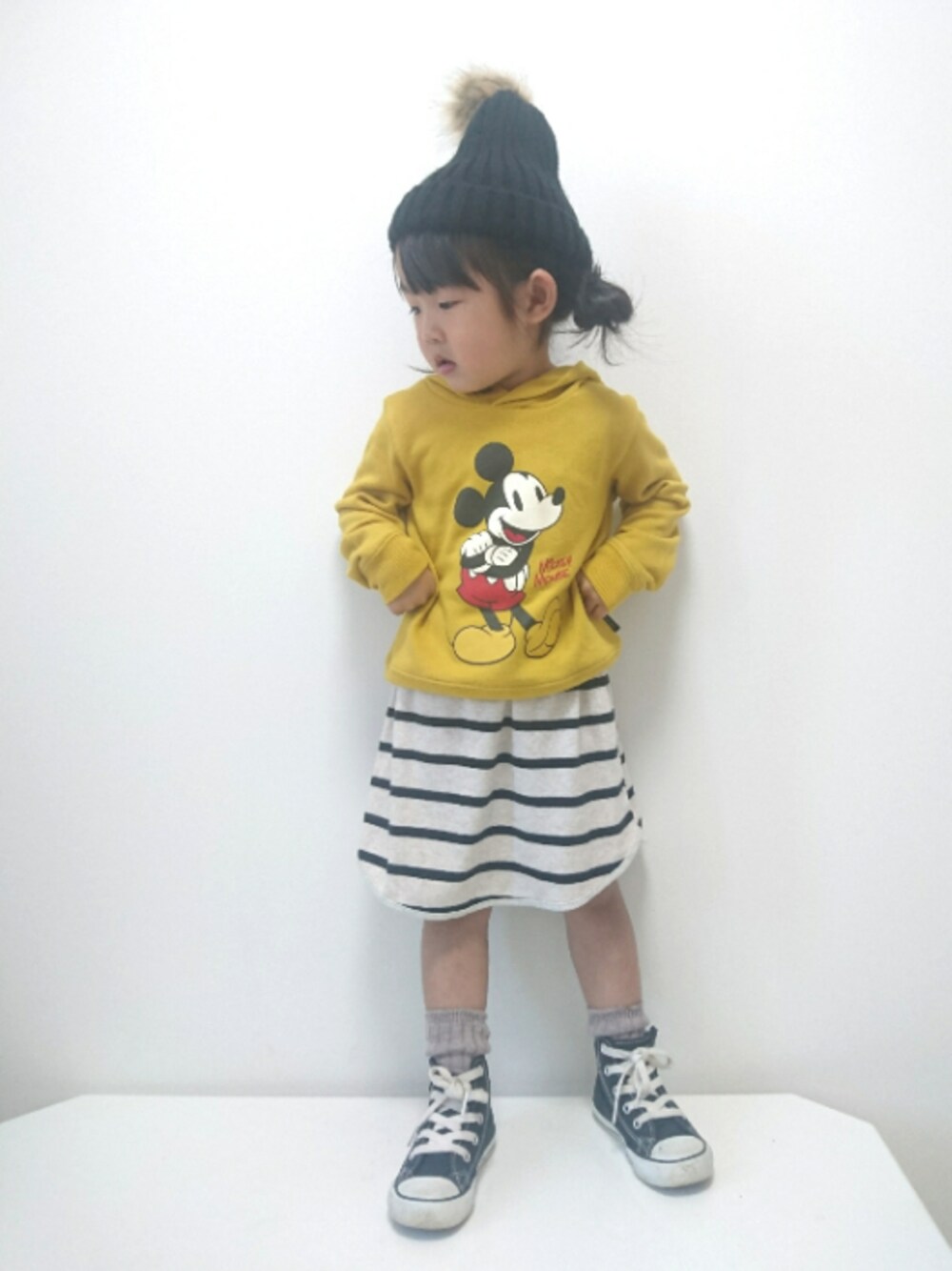 「ストリート服が好き、パーカー、ミッキー、スウェットスカート、ボーダー、スニーカー、ソックス、ニット帽」｜「制作✂️のアイテム（ラッピングキット、その他）」を使った、＊momochan＊さん（キッズ・90cm）の秋コーディネートの1枚目の写真