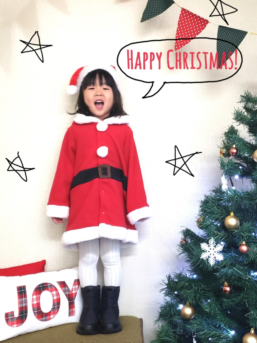 ブラック系のブーツ、その他のフォトフレーム、その他の雑貨/ホビーを着用したキッズの冬コーディネートの1枚目の写真