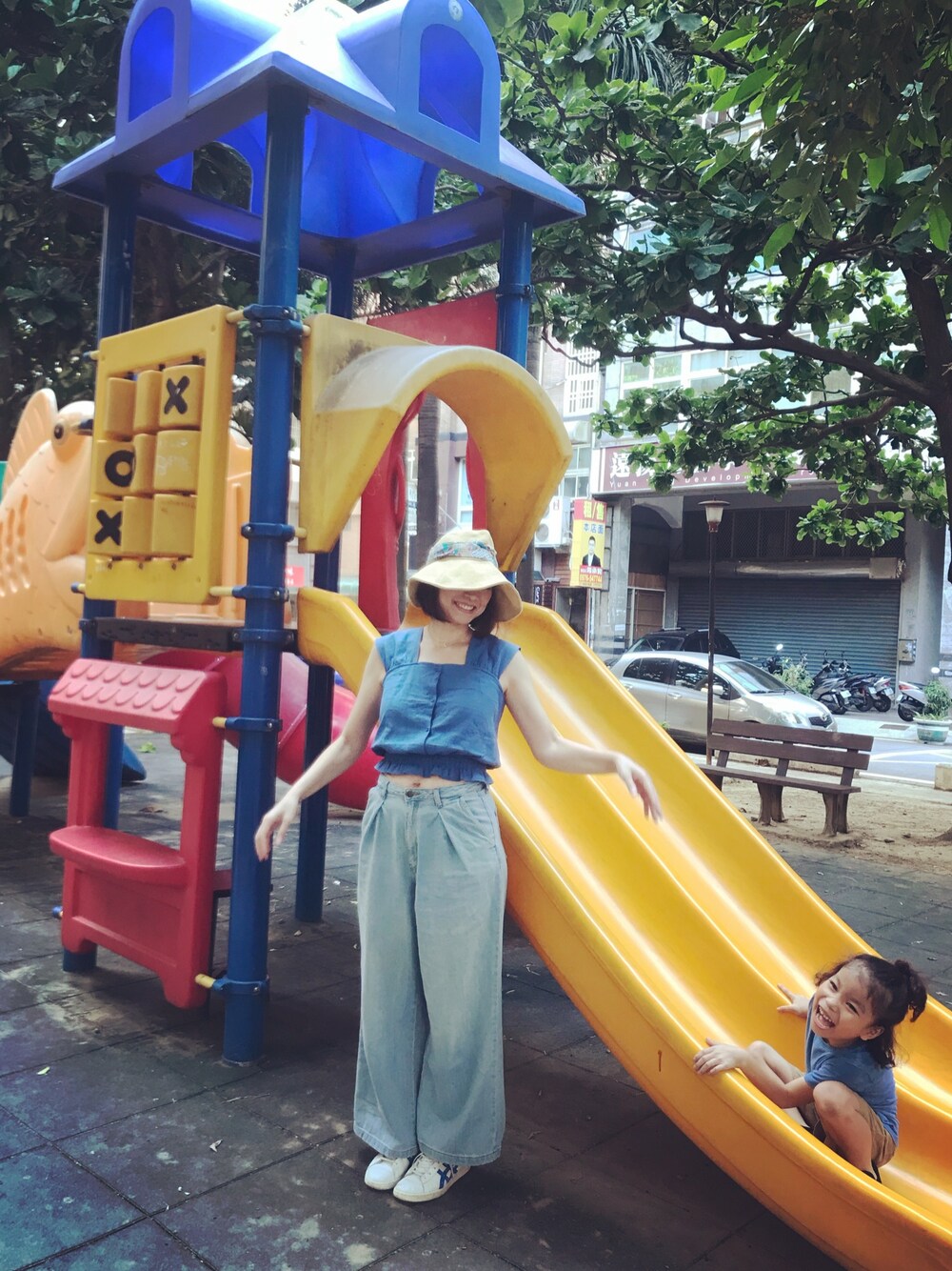 「GU、LOWRYS FARM、park、blue、夏、fashion」｜「GUのアイテム（デニムパンツ、ブルー系）」を使った、yifan3388さん（レディース・170cm）の夏コーディネートの1枚目の写真