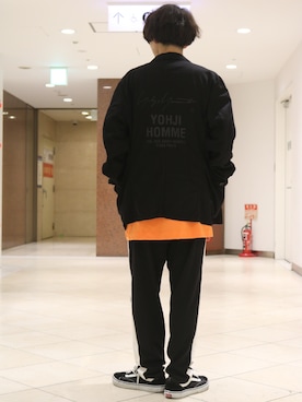 「Yohji Yamamoto POUR HOMME（ヨウジヤマモトプールオム）のアイテム（ジャケット/アウター）」を使った、イリザワさん（メンズ・170cm）の夏コーディネート