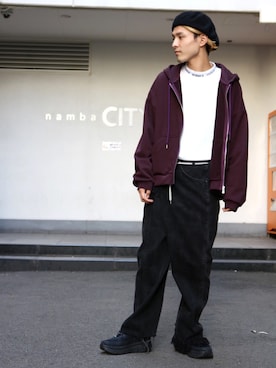 「Lui's（ルイス）のモックネック ビッグシルエット ロゴ スウェット（スウェット）」を使った、イリザワさん（メンズ・170cm）の秋コーディネート