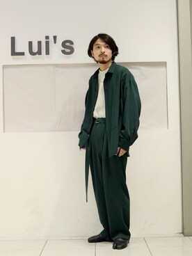 「クルニ」｜「アイテム（スラックス）」を使った、イリザワさん（メンズ・170cm）の夏コーディネート