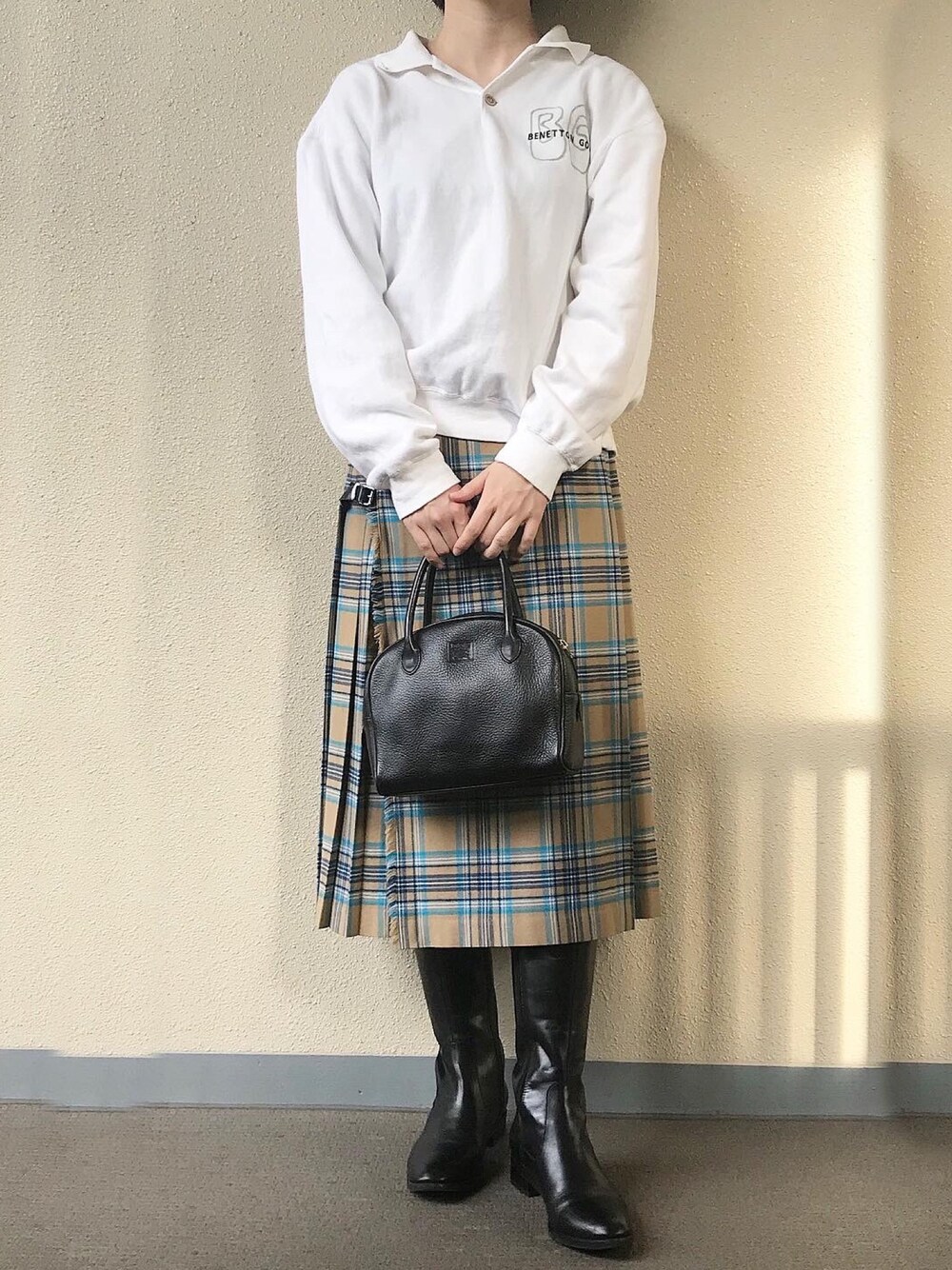「チェック、スウェット、キルティングスカート、ラップスカート、ロングブーツ、AdeVivre、burberry、古着コーデ、ootd」｜「BURBERRYのアイテム（ハンドバッグ、ブラック系）」を使った、tororoさん（レディース・155cm）の秋コーディネートの1枚目の写真