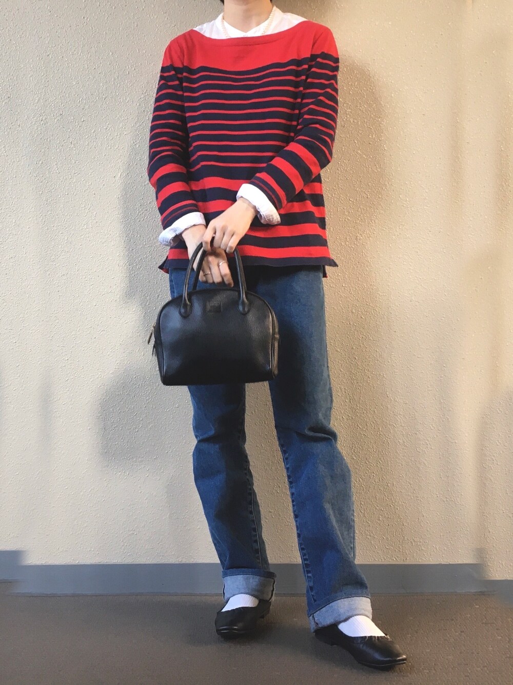 「ボーダー、levis701、Levi's、デニム、ストレートデニム、カジュアルコーデ、パールネックレス、きれいめカジュアル、AdeVivre、UNIQLO」｜「BURBERRYのアイテム（ハンドバッグ、ブラック系）」を使った、tororoさん（レディース・155cm）の秋コーディネートの1枚目の写真