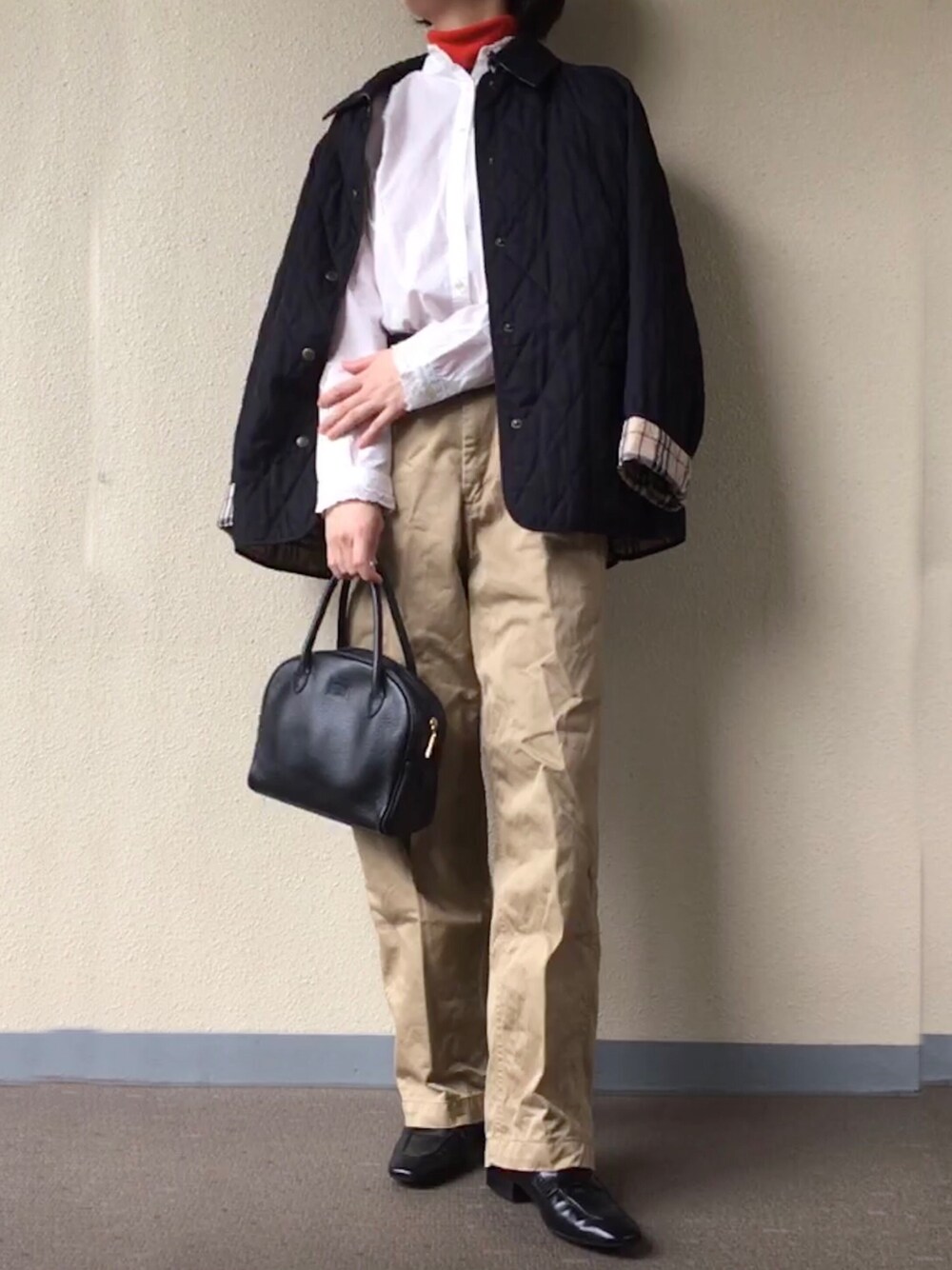 「チェック、キルティングジャケット、チノパン、レイヤードスタイル、タートルネック、スタンドカラーシャツ、ローファー、UNIQLO、burberry、AdeVivre」｜「Right-onのアイテム（チノパンツ、ベージュ系）」を使った、tororoさん（レディース・155cm）の秋コーディネートの1枚目の写真