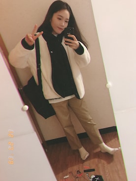 「通勤穿搭」｜「アイテム（パーカー）」を使った、イツさん（レディース・165cm）の冬コーディネート