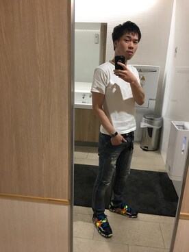 「DOLCE&GABBANA（ドルチェアンドガッバーナ）のアイテム（スニーカー）」を使った、成ノ助さん（メンズ・173cm）の春コーディネート