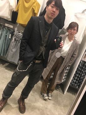 「TOMMY HILFIGER（トミーヒルフィガー）のアイテム（テーラードジャケット）」を使った、成ノ助さん（メンズ・173cm）の春コーディネート