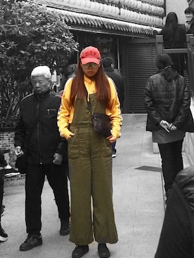「TAIPEI」｜「アイテム（オールインワン・サロペット）」を使った、Betty Yuanさん（レディース・164cm）の冬コーディネート