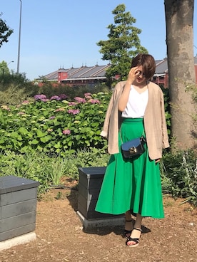 「Mila Owen（ミラオーウェン）のアシンメトリーヘムバイカラ―フレアスカート（スカート、グリーン系）」を使った、Hana.さん（レディース・157cm）の春コーディネート