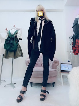 真島茜さんのコーディネート