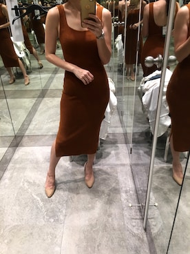 「アイテム（ドレス、ブラウン系）」を使った、Ashlee さん（レディース・165cm）の春コーディネート