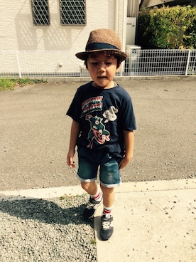 「abcd（ナシ）のアイテム（帽子）」を使った、emi_mitoさん（キッズ・110cm）の夏コーディネート