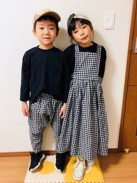 「エプロンワンピース」｜「アイテム（財布/小物）」を使った、emi_mitoさん（キッズ・121cm）の秋コーディネート