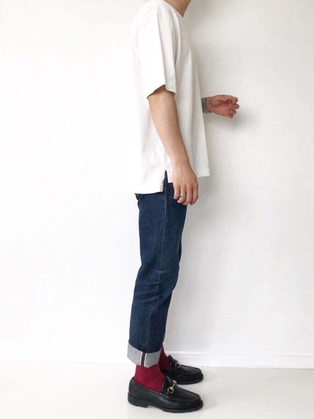 「夏だ！Tシャツ着よう！、シンプル、夏、大人カジュアル、休日スタイル、白Tシャツ、デニムパンツ、プチプラ、ユニクロ、UNIQLO」｜「UNIQLOのオーバーサイズクルーネックT（半袖）（Tシャツ/カットソー、ホワイト系）」を使った、ざーとむさん（メンズ・168cm）の夏コーディネートの1枚目の写真
