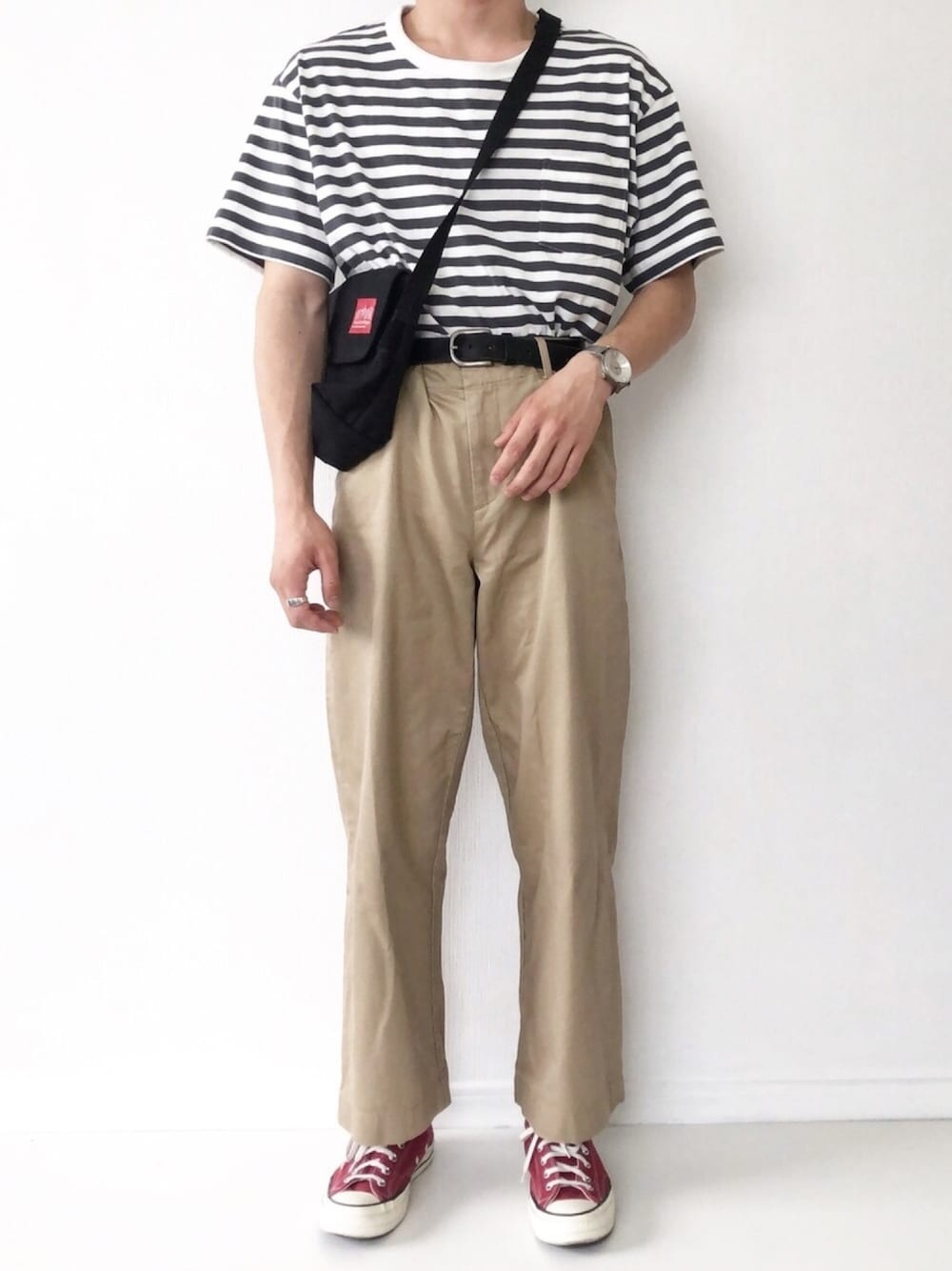 「シンプル、カジュアル、カジュアルコーデ、スニーカーコーデ、コンバース、CT70s、ボーダー、無印良品、ベージュ、おしゃれさんと繋がりたい」｜「無印良品のアイテム（Tシャツ/カットソー、グレー系）」を使った、ざーとむさん（メンズ・168cm）の夏コーディネートの1枚目の写真