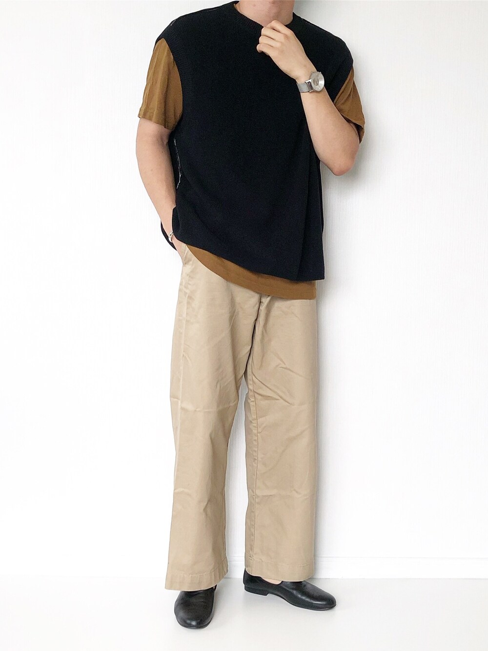 「秋のカフェオレコーデ、秋、シンプル、シンプルコーデ、秋コーデ、ブラック、プチプラ、ユニクロ、UNIQLO、お洒落さんとつながりたい」｜「MONKEY TIMEの＜monkey time＞ COTTON AZE CROPPED VEST/クロップドベスト（ベスト、ブラック系）」を使った、ざーとむさん（メンズ・168cm）の秋コーディネートの1枚目の写真