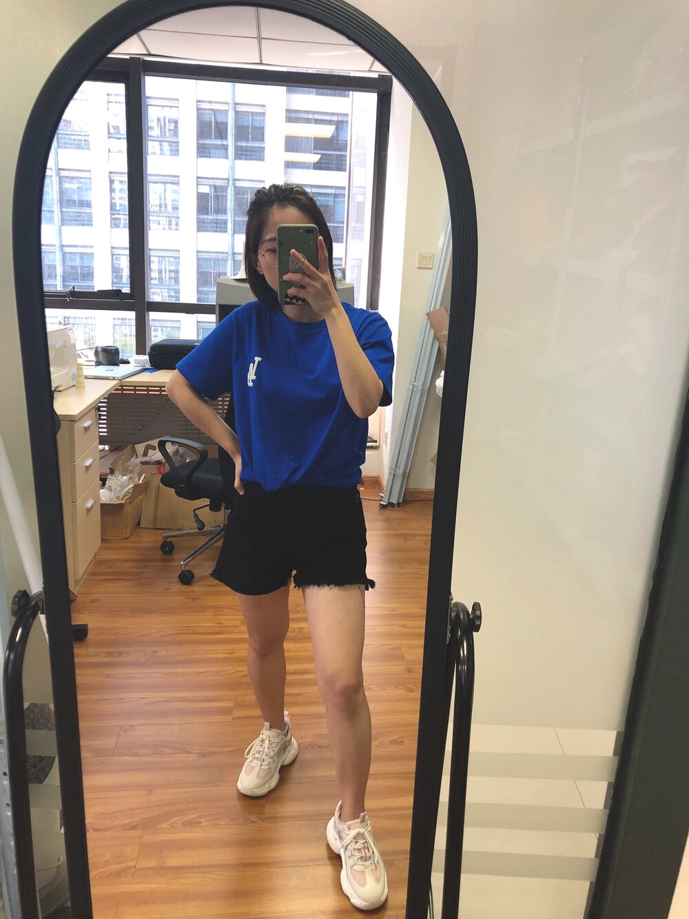 「ootd、夏」｜「MLBのアイテム（Tシャツ/カットソー、ブルー系）」を使った、皮卡丘丘さん（レディース・155cm）の秋コーディネートの1枚目の写真
