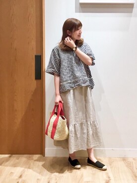 「アイテム（トートバッグ、レッド系）」を使った、coen まつもとさん（レディース・163cm）の春コーディネート