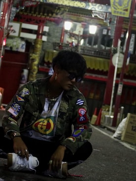 「off white」｜「アイテム（ミリタリージャケット）」を使った、Yさん（メンズ・172cm）の秋コーディネート
