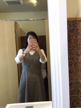「ダニエルウェリントン」｜「アイテム（ジャンパースカート）」を使った、きぃさん（レディース・156cm）の春コーディネート