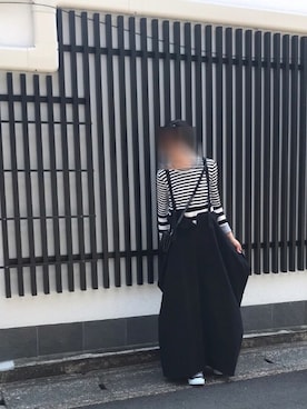 「白黒」｜「アイテム（サロペット/オーバーオール）」を使った、nao☆さん（レディース・165cm）の春コーディネート
