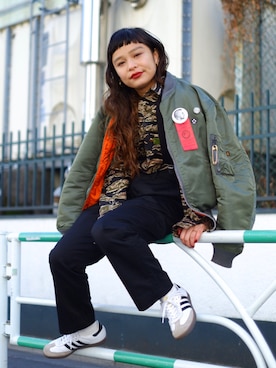 「アイテム（チノパンツ）」を使った、アッコさん（レディース・152cm）の春コーディネート