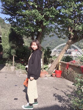 「5（ファイブ）のアイテム（その他シューズ）」を使った、Jocelyn さん（レディース・160cm）の春コーディネート