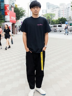 「黒パンツ」｜moeさん（メンズ・180cm）の冬コーディネート