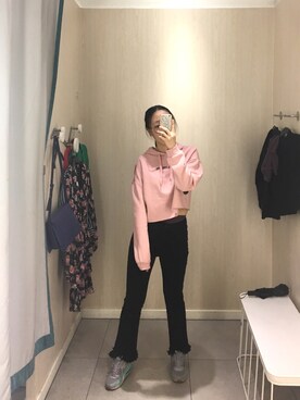 「H&M（エイチ・アンド・エム）のアイテム（パーカー、ピンク系）」を使った、西恩下次再见_SYさん（レディース）の春コーディネート